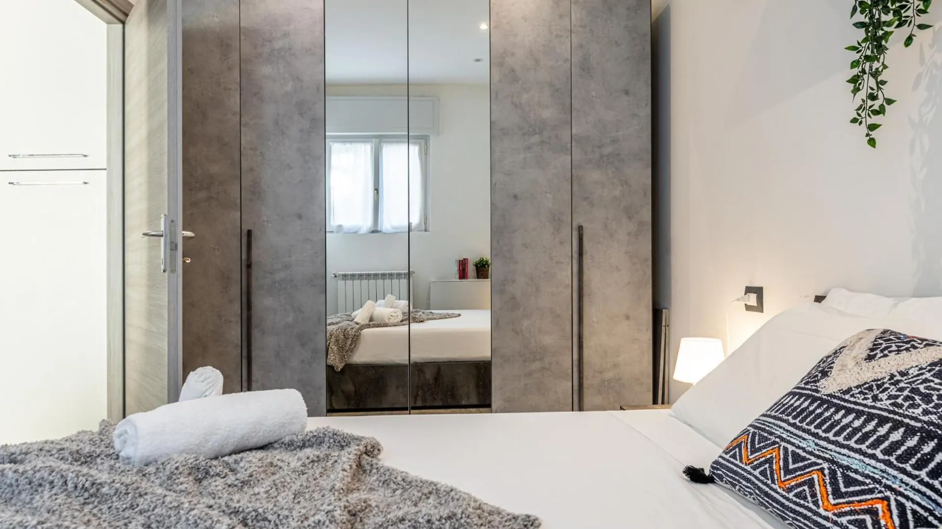 Santa Giulia Suite - 15Min Duomo-Linate Milán Apartmán