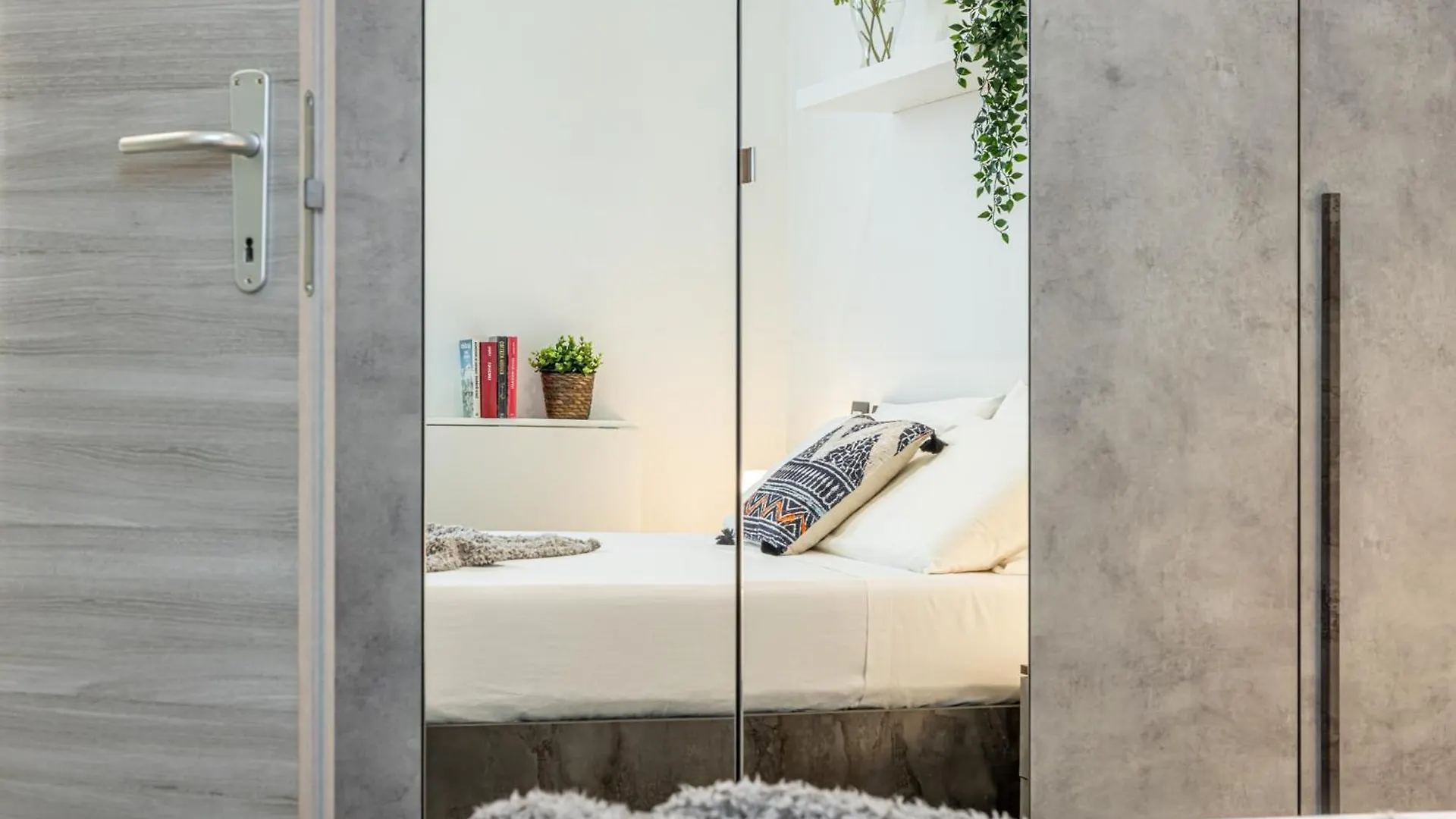 Santa Giulia Suite - 15Min Duomo-Linate Milán Apartmán